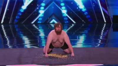 The Human Tackboard!