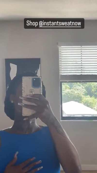 Mizz Twerksum (@livemizztwerksum)