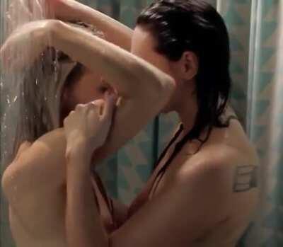 Laura Prepon & Taylor Schilling - Orange Is the New Black