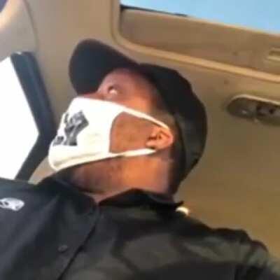 Tacobell manager firing an employee for wearing a BLM mask