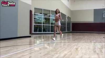 Flashing Pussy At Gym