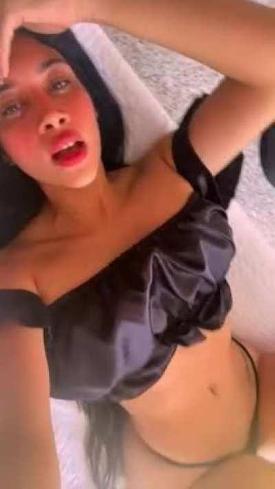 I want to show you my nude selfies (free)