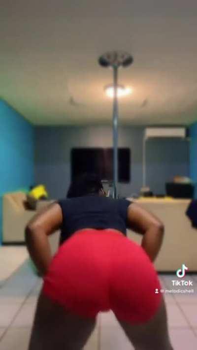 She has returned (@melodicshell)