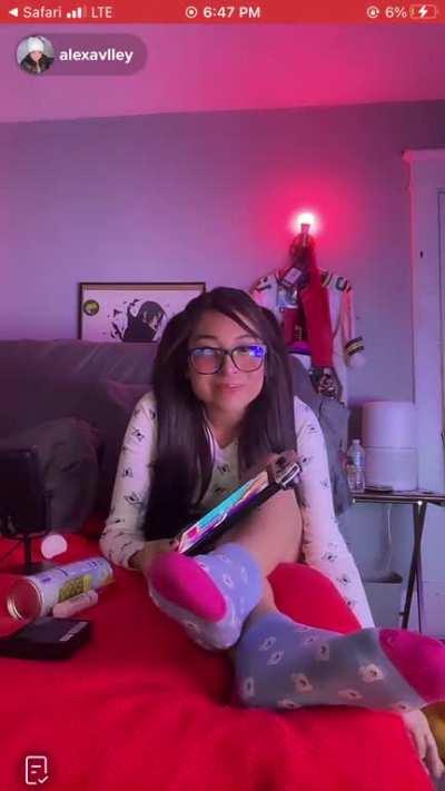 @Alexavlley with socks