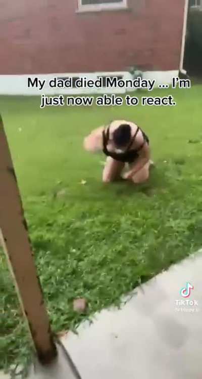 Tfw you’re hungover, covered in sharpie and grieving your dead dad 😔