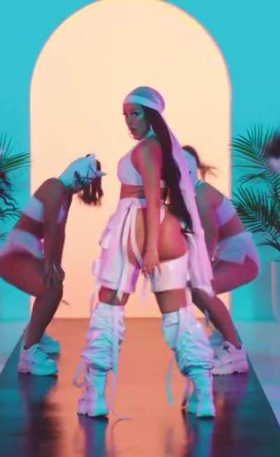 DOJA CAT NEEDS TO FUCKING GO THICC LIKE THIS