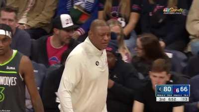 [Highlight] Sam Cassell gets a technical for getting up from the bench and stepping on the court