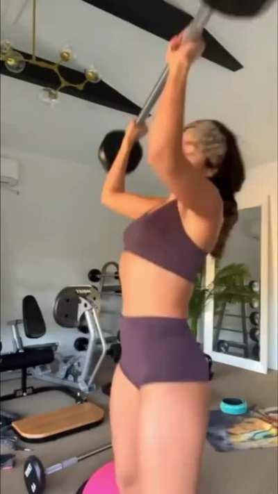 Sommer working out (From Instagram 2023)