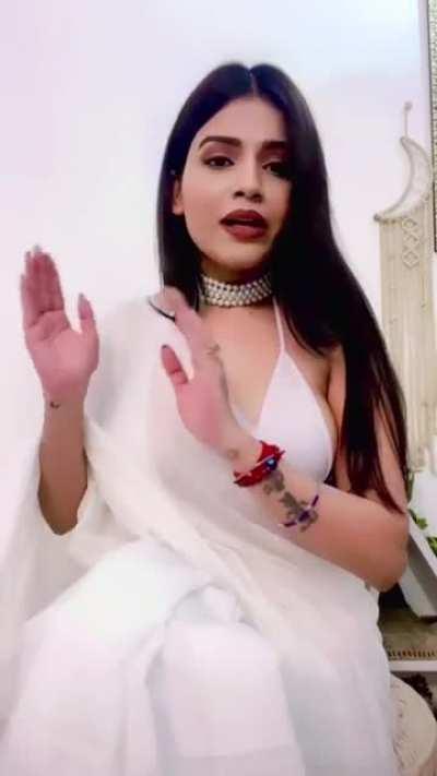 2 Big Moons 🥵❤️