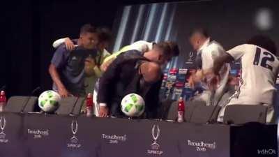 Friendship FC (13/14, 16/17)