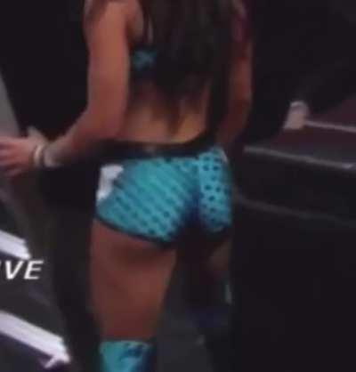 Her ass looked so fat here