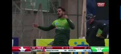 Funniest way to get injured yourself in cricket 