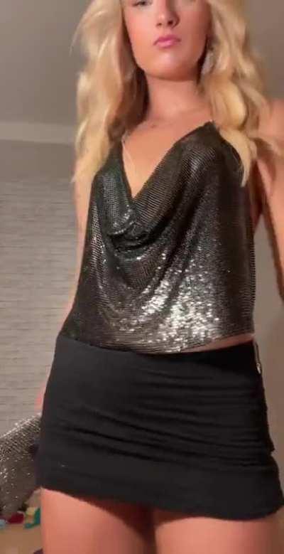 iutr night life blonde