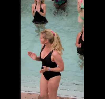 Kirsten Dunst Splashercize Compilation