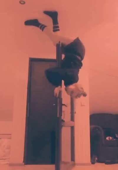 wcgw trying to.. I donno whatever she’s trying to do