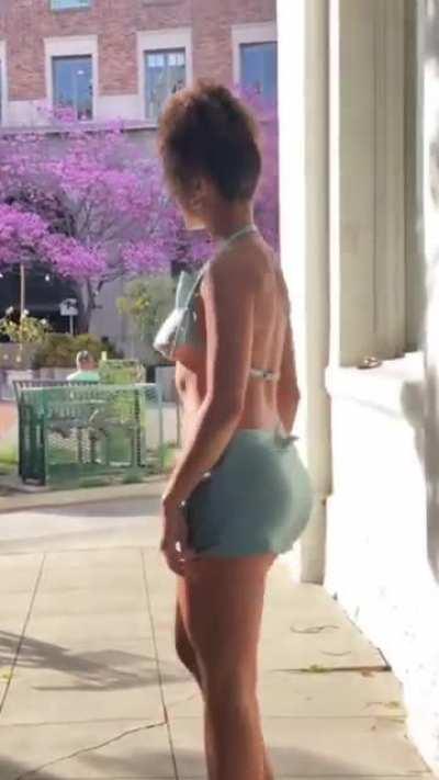 Caitlyn Mwenifumbo (@bby_cai) [Instagram]