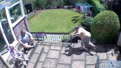 Hang on I'll save you!