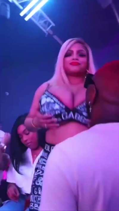 Lavish Styles shakes her big boobs in the club! Edit: from slow → fast 🍉🔥#tbt / Repost