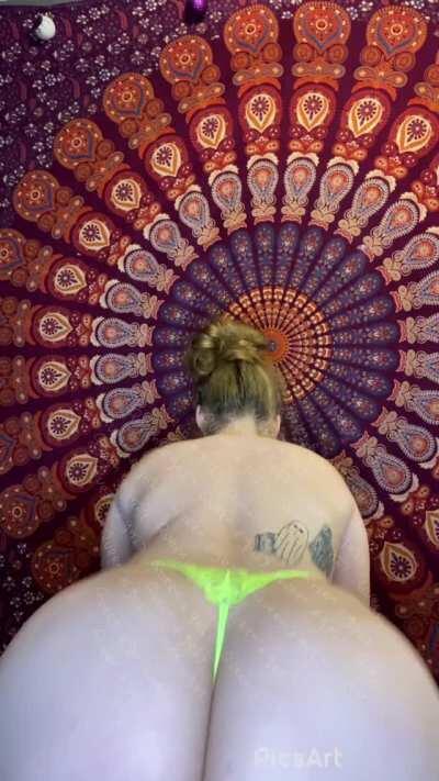 I love flossing my pussy🤣😋