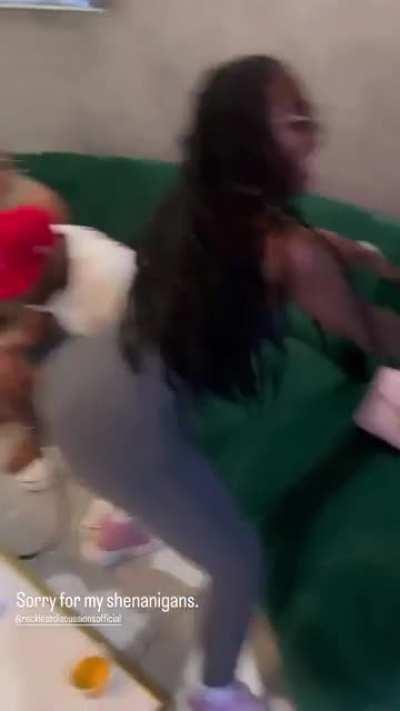 New Twerk video by Jess