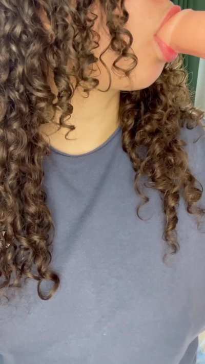 This is your sign that you need a curly haired Latina for Christmas