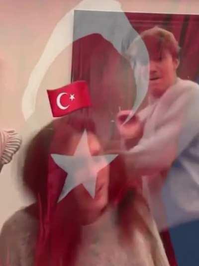 Gerçek Türkler sarışındır.
