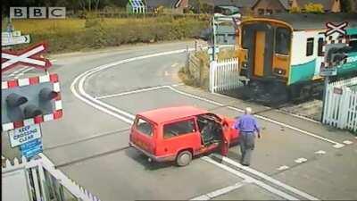 Guy in a Reliant Robin getting hit from Top Gear