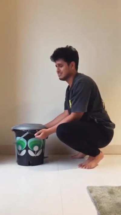 Trash can humours are back