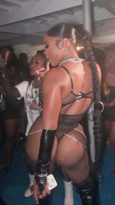 Submission the Cruise (📷:@bajanstar_official)