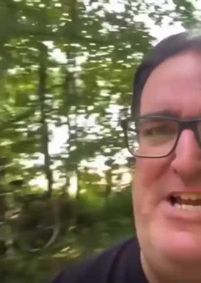 Kam gerade auf Fatzebuk rein. Der Günni mal wieder 🤣🤣 Wahrer Komödiant 🫢