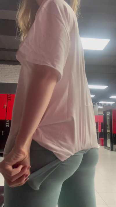 Leggings don’t stay on in the lockers 