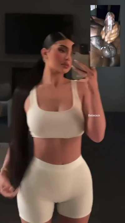 Fan won a chance to FaceTime Kylie for 10 minutes & do whatever he wanted 💦