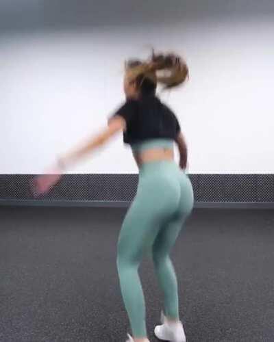 That jiggle 😍 GIF