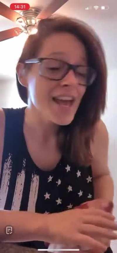 Erna_boomerang - nip slip at end