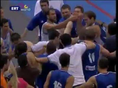 That's how it goes a regular basketball match between Balkan brothers. Greece and Serbia for example