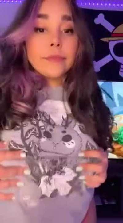 Big tiddy Latina goth surprise!