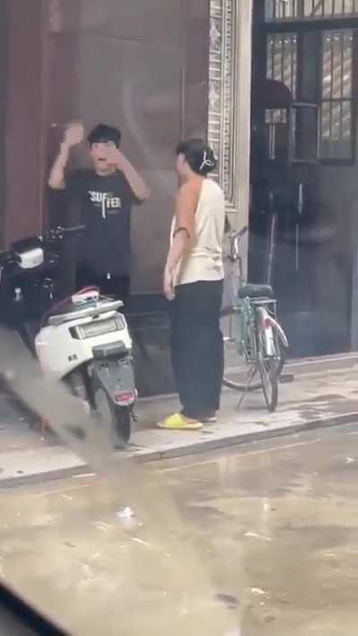 se puede escuchar la tensión en el aire.