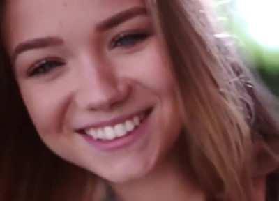 Ich bin immer noch hart verliebt in das Video was Jenloon mit Julia Beautx gemacht hat