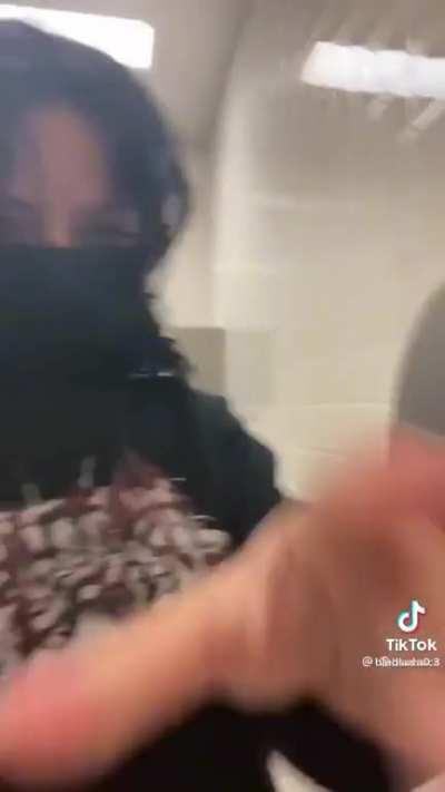 No way she tote dat thang everyday