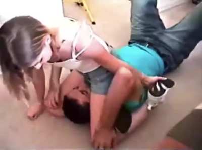 Home Headscissors Triangle Choke Facesitting