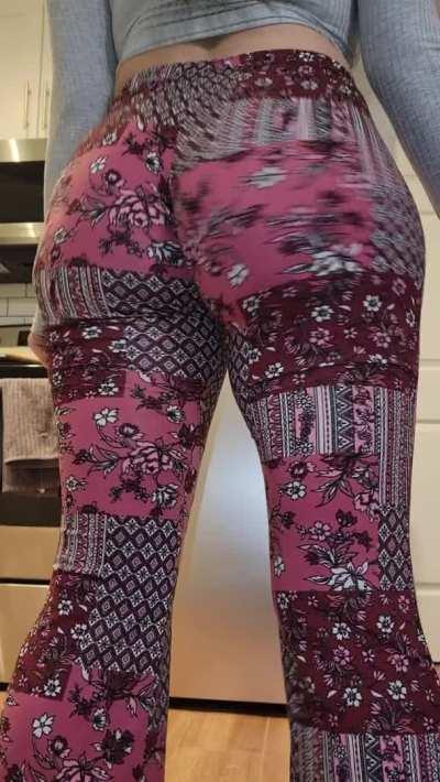 Wanna be my Duoq? If you carry me I'll let you pull them down and fuck me from behind. 😉