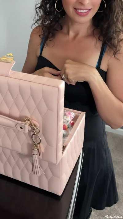 u/JxBonex32 Request: Flashing One Boob 💋🔊