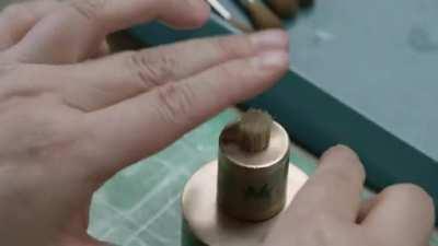 How artist's paintbrushes are made (60s)