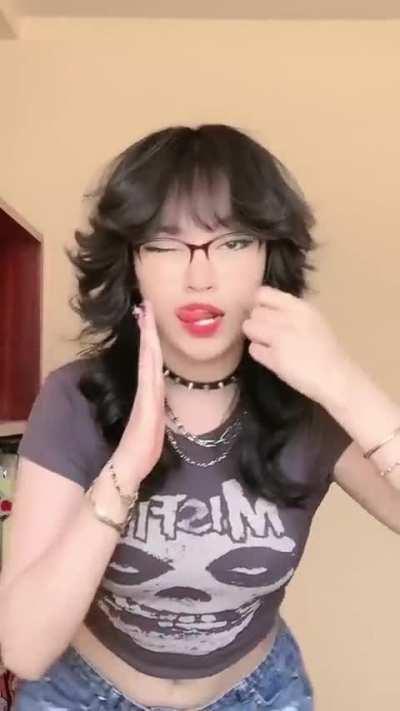 I will be on my knees in seconds 🤤🥵