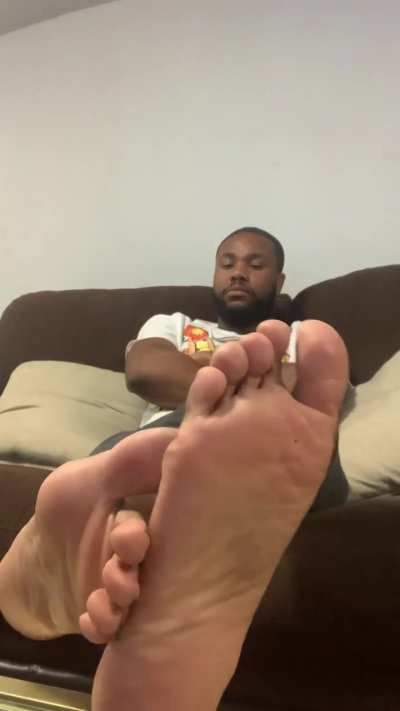 who wants to worship my feet? 😈