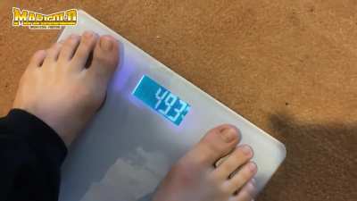 Misa Matsui barefoot closeup