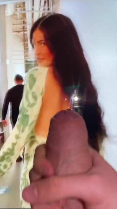 Kylie jenner cum tribute (full video and all my other tribute are on my telegram Chanel link on my profile)