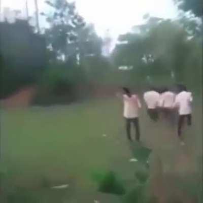 Bed wars no Minecraft be like: