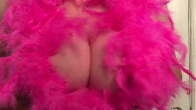 Do you want me to make more gifs? 💄👄💋