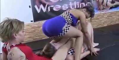 A Headscissor + Ass Smother Combo